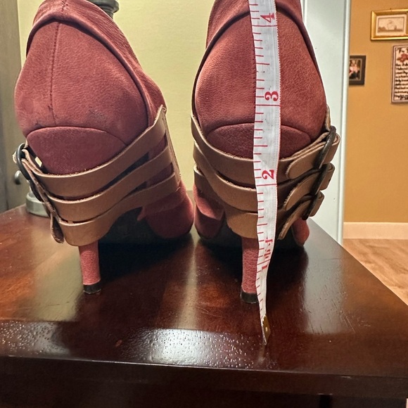 Fly London “Batam” suede booties in excellent condition size 8.5 (39) - Picture 6 of 11